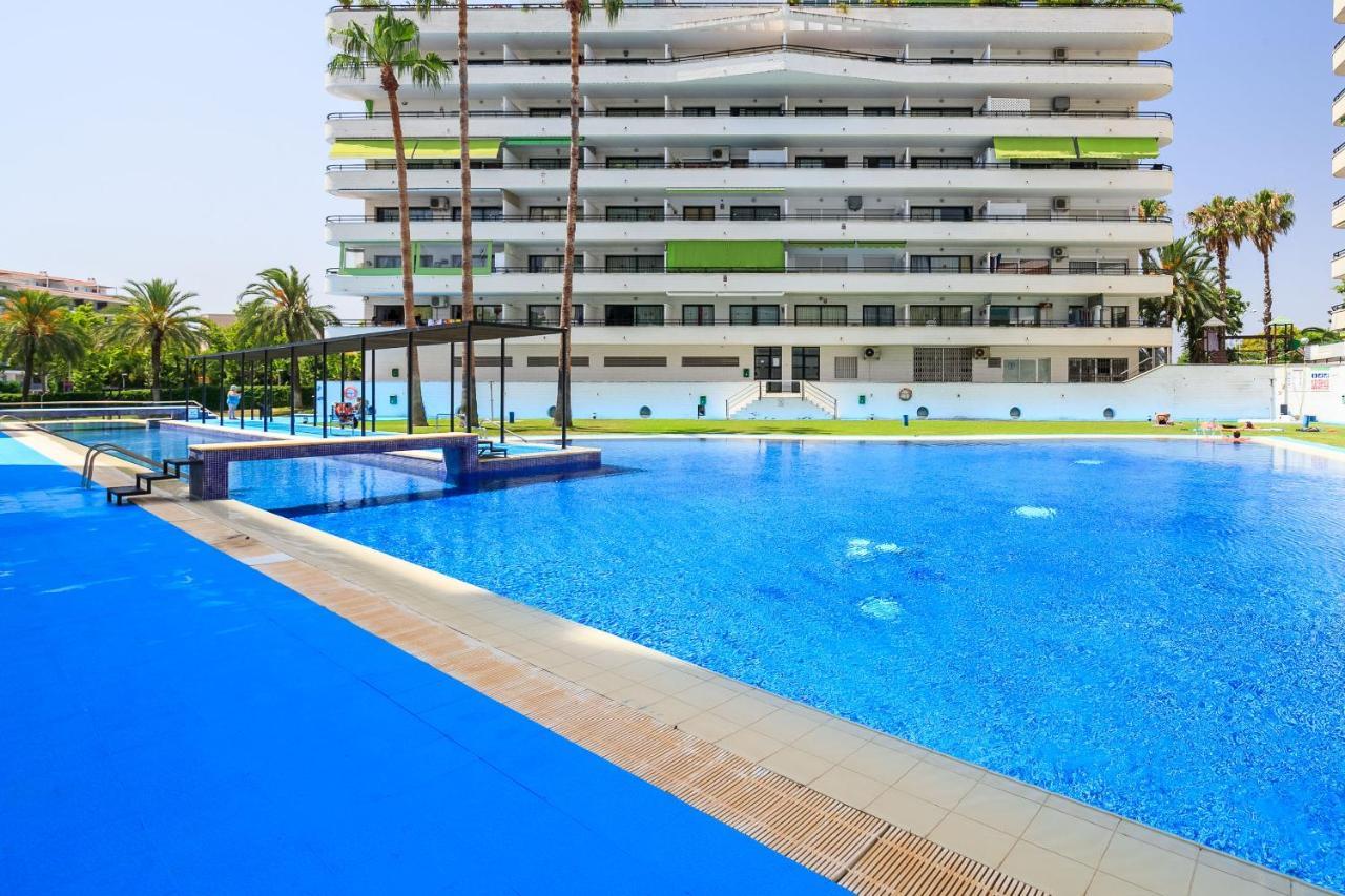 Uhc Montecarlo Apartments Salou Exterior foto