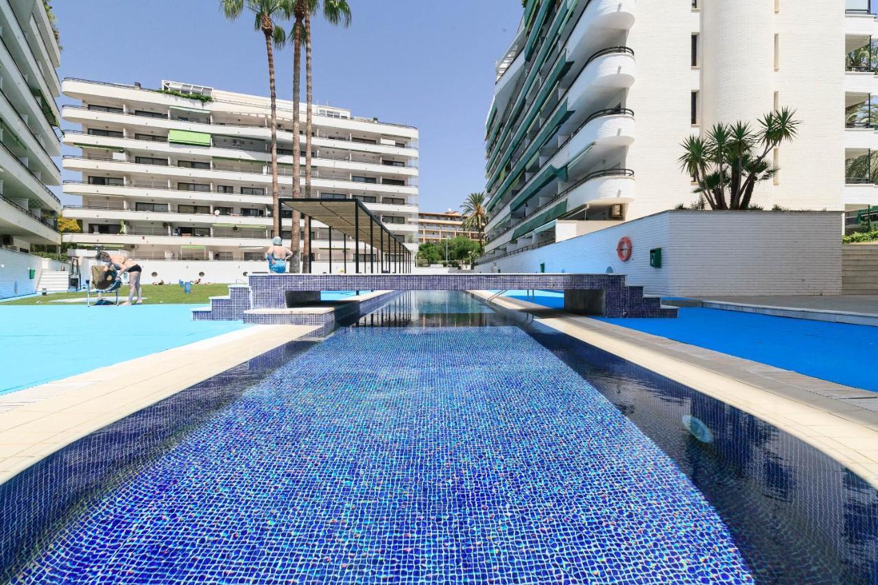 Uhc Montecarlo Apartments Salou Exterior foto