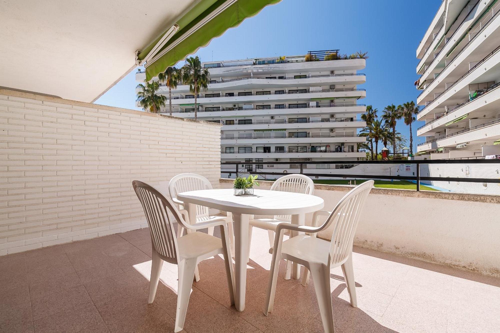 Uhc Montecarlo Apartments Salou Exterior foto